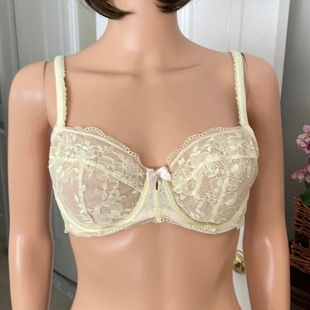 Victoria’s Secret Yellow Floral Lace Underwire Demi Bra Sheer Romantic 36C